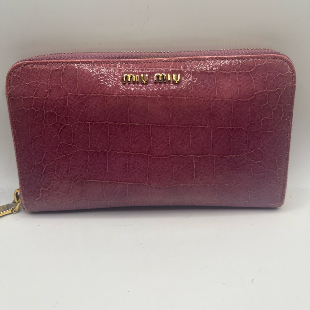 Miu Miu pink leather zippie wallet. Stunning - Picture 1 of 9